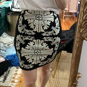 Max Studio Black & White Skirt size M